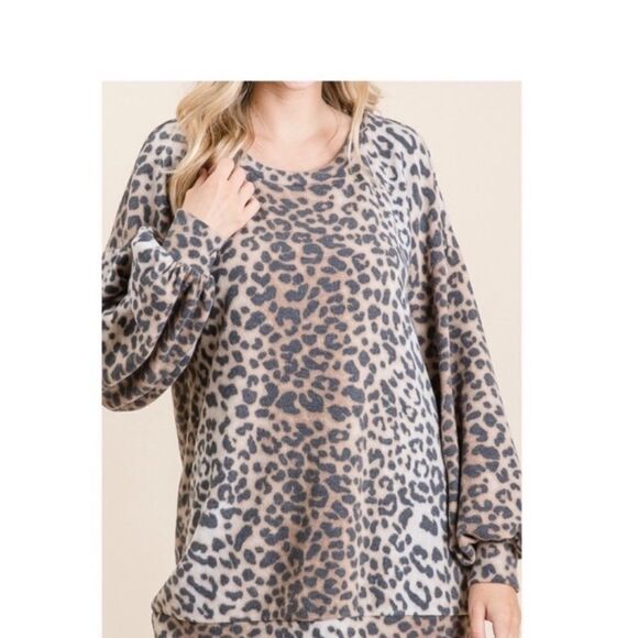 NWT BOUTIQUE ANIMAL PRINT SUPER SOFT OVERSIZED SASSY LOUNGE OR WEAR OUT!! - Picture 2 of 13